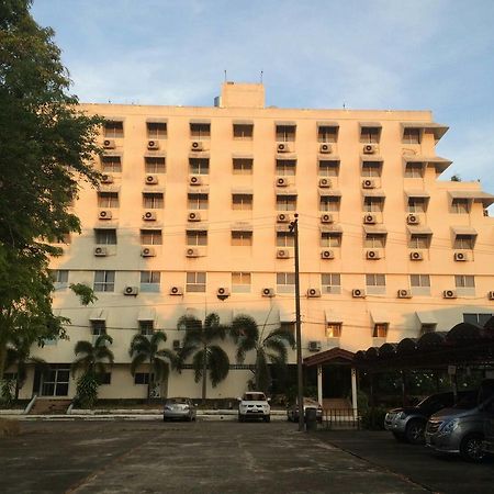 Paradorn Inn Chumphon Ngoại thất bức ảnh