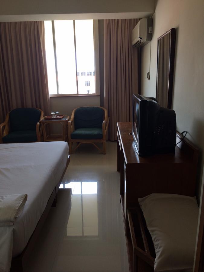 Paradorn Inn Chumphon Ngoại thất bức ảnh